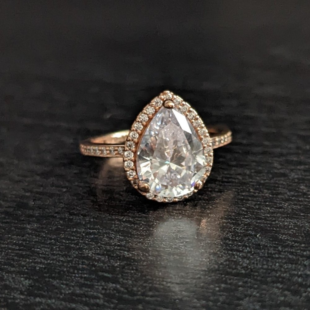 Sparkling Teardrop Halo Ring